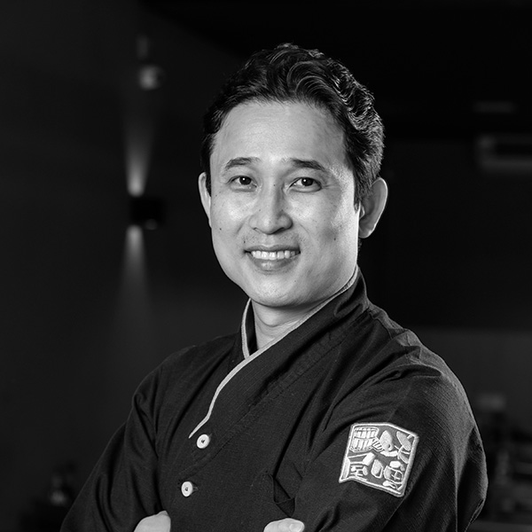 Retrato preto e branco de Márcio Koji Ikawa