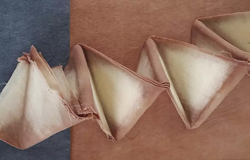  Oficina infantil // Tingimento em dobras de papel, com Tati Polo