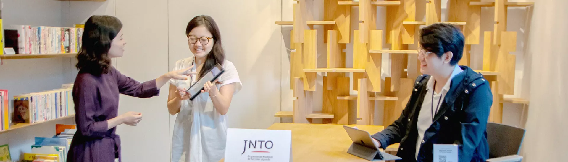 Desk JNTO