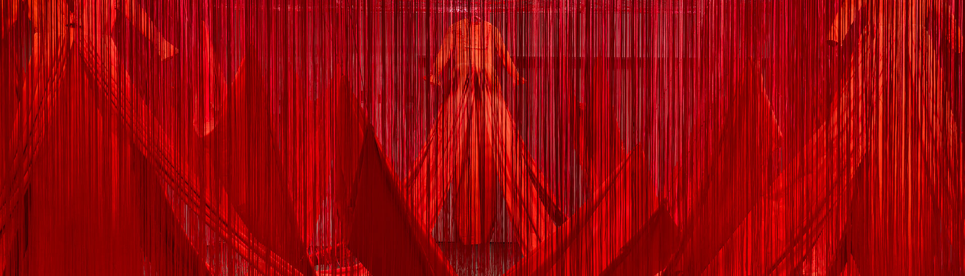 Instalação Linha Interna – Chiharu Shiota
