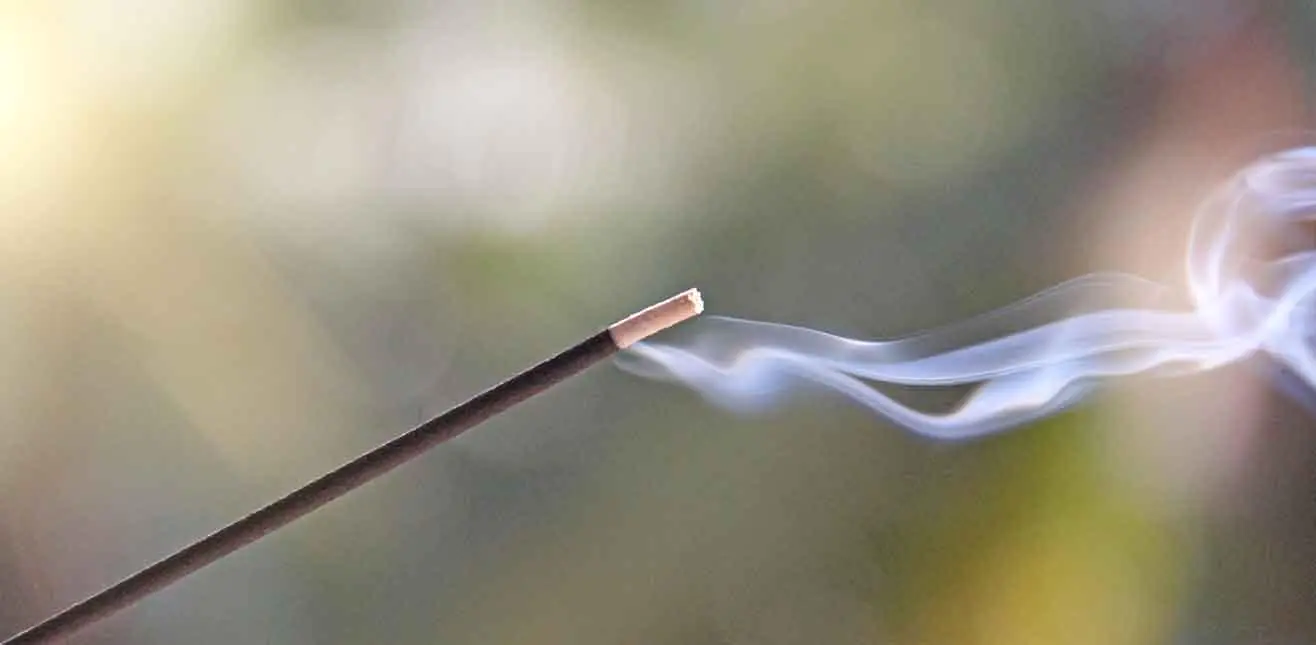Incensos, Madeiras e Odores Japoneses