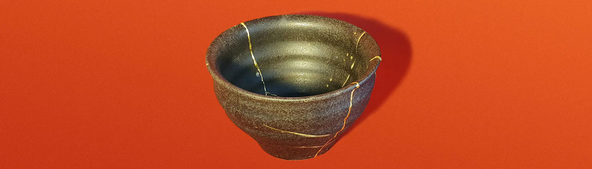Kintsugi: Aceitar e Valorizar as Imperfeições