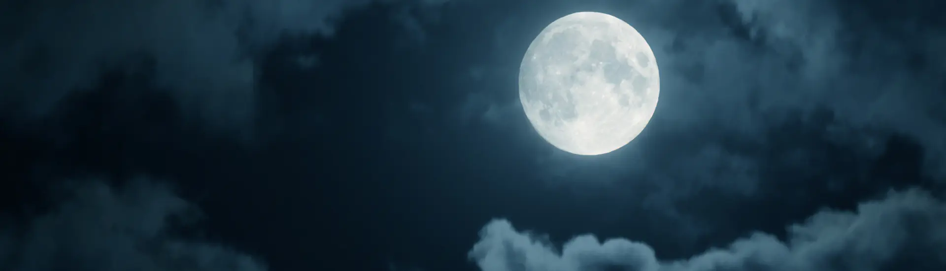 Tsukimi: O Dia Escolhido para Contemplar a Lua Cheia no Japão