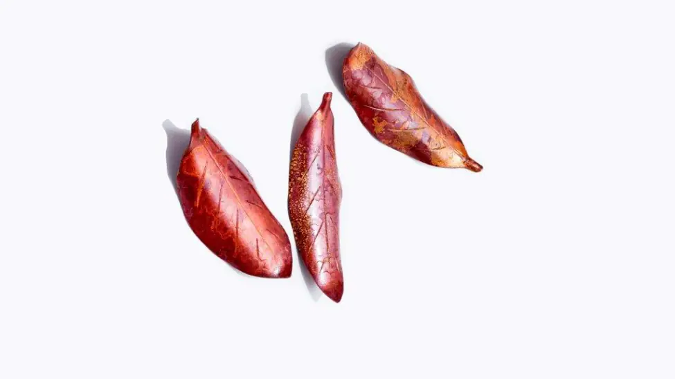 Oiwa-Chokin-presents-a-toreutics-workshop-as-part-of-BIOLOGY-OF-METAL-exhibition-at-Japan-House-London-until-28-Oct-2018-Tsubame-Sanjo-Factory-Festival-Committee-6 (1)